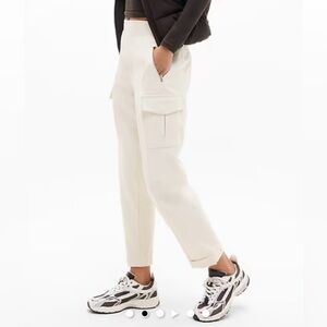 Athleta Endless High Rise Cargo Pant Bone Size 12 EUC tan beige casual bottoms